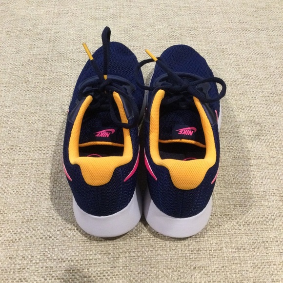 Nike Tanjun Running sneakers-women’s size 8.5 - Picture 2 of 5
